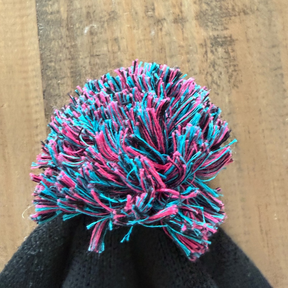Patagonia men’s winter hat 90’ vibes pom pom pink unisex - Picture 4 of 5